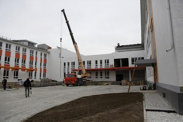 Меценаты помогут с ремонтом 150 дагестанских школ