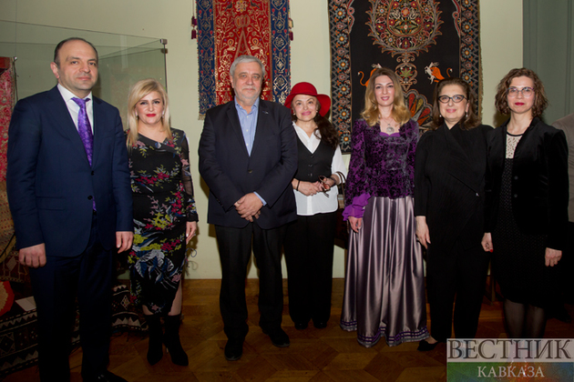 В Москве открылась выставка "Гармония пространства. Традиционное искусство Азербайджана"