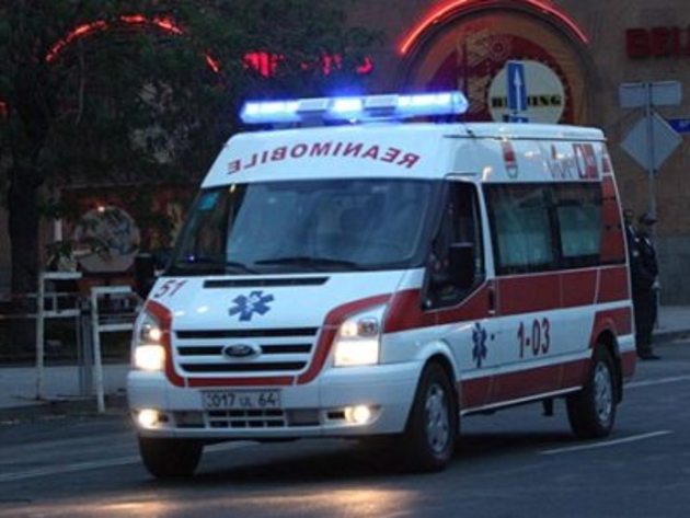 Взрыв газа снес стену дома в армянском Акунке