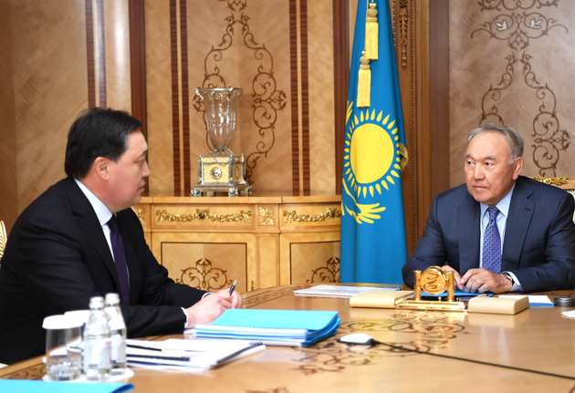 Назарбаев обсудил с Маминым восстановление Арыси и развитие Туркестана
