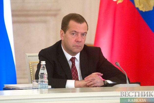 Медведев: санкции вредят как России, так и Западу