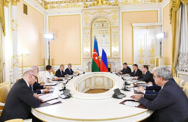  Встреча Дмитрия Медведева и Мехрибан Алиевой прошла в Москве
