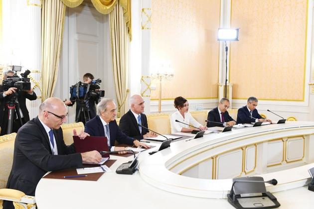  Встреча Дмитрия Медведева и Мехрибан Алиевой прошла в Москве