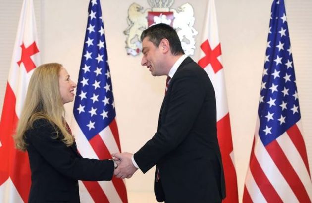 Премьер-министр Грузии принял посла США сразу после ее приезда