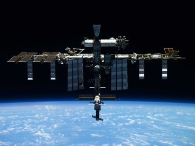 Российским космонавтам снова запретили выход в открытый космос