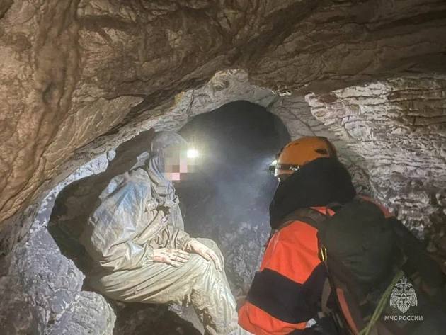 Туристку спасли из Навалишенской пещеры в Сочи
