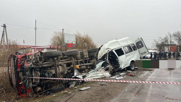 КамАЗ протаранил маршрутку на Ставрополье, множество жертв