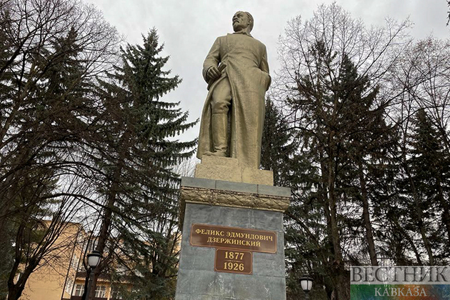 Памятник Дзержинскому в Кисловодске