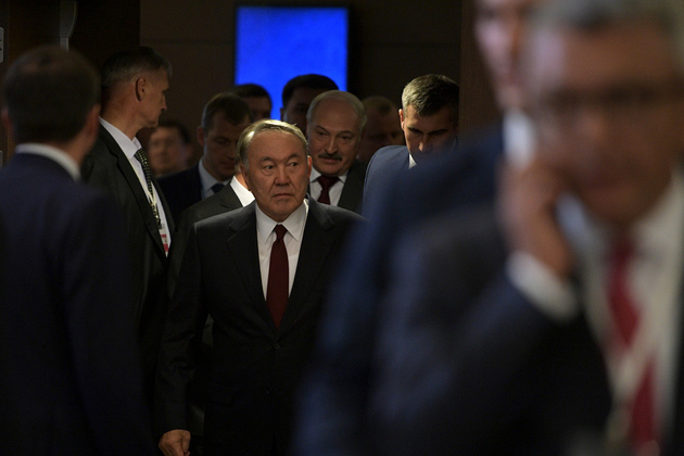 Назарбаев отметил важность работы Нацбанка в условиях ухудшения состояния бюджета