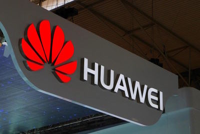 США отложили запрет на бизнес с Huawei 