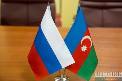 Глава Минобороны Азербайджана провел встречу с командующим российскими миротворцами