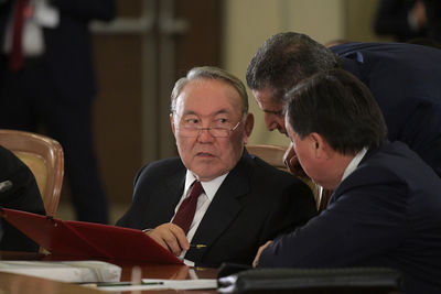 Назарбаев и Олланд провели переговоры в Париже